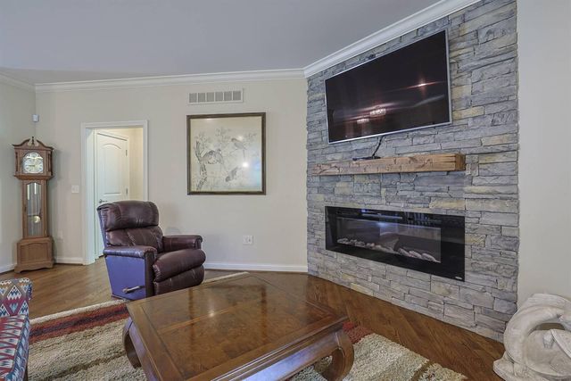 1011 Squire Valley Drive, Villa Hills, KY 41017