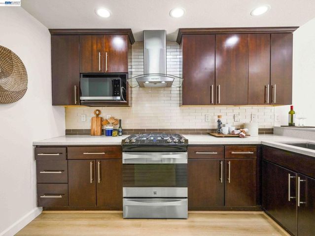 34219 Kenwood Dr, Fremont, CA 94555