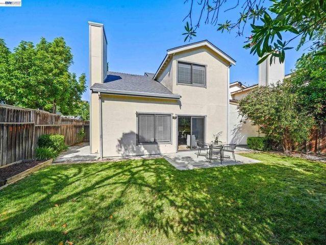 34219 Kenwood Dr, Fremont, CA 94555