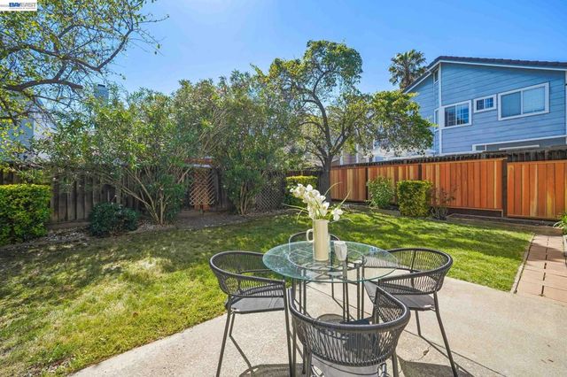34219 Kenwood Dr, Fremont, CA 94555