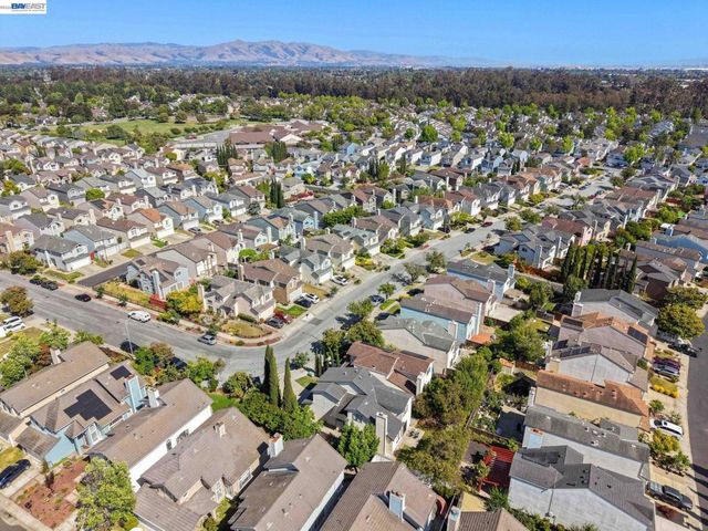 34219 Kenwood Dr, Fremont, CA 94555