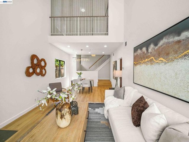 34219 Kenwood Dr, Fremont, CA 94555