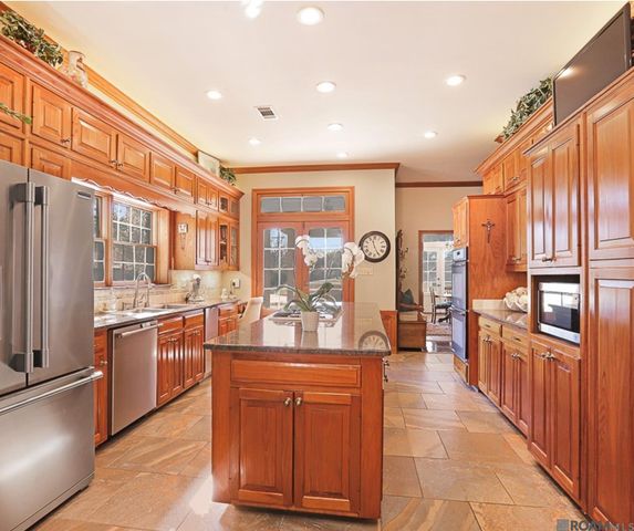 13505 N Amiss Rd, Baton Rouge, LA 70810