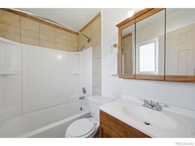 727 41st Ave Ct, Greeley, CO 80634