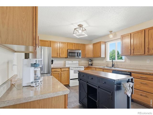727 41st Ave Ct, Greeley, CO 80634