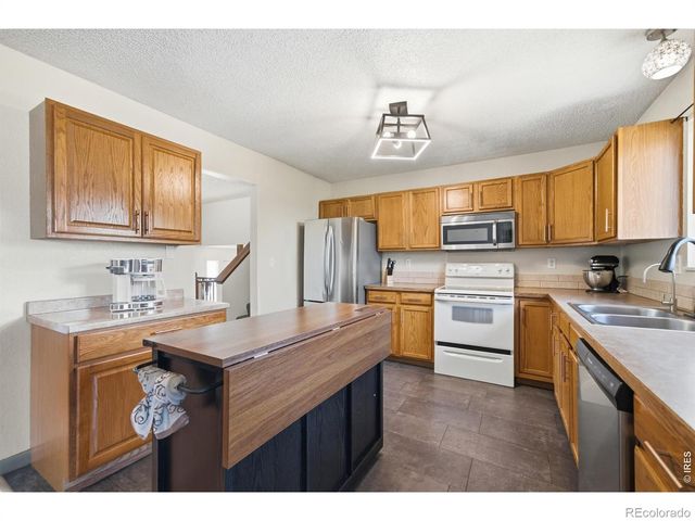727 41st Ave Ct, Greeley, CO 80634