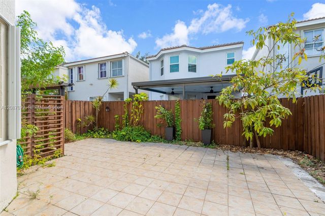 4873 NW 107th Path, Doral, FL 33178