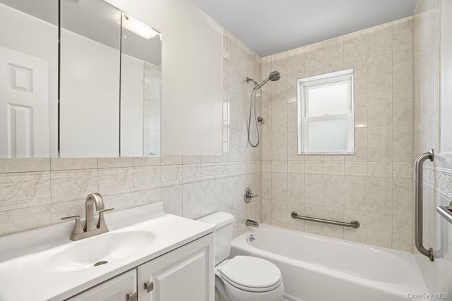 46 Bryn Mawr Place, Yonkers, NY 10701