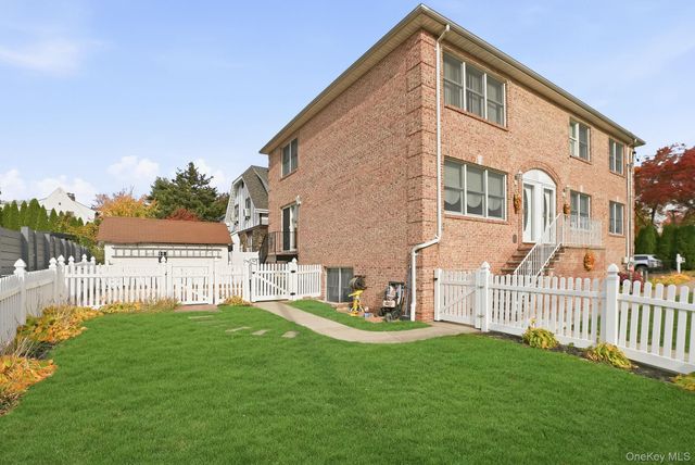 46 Bryn Mawr Place, Yonkers, NY 10701