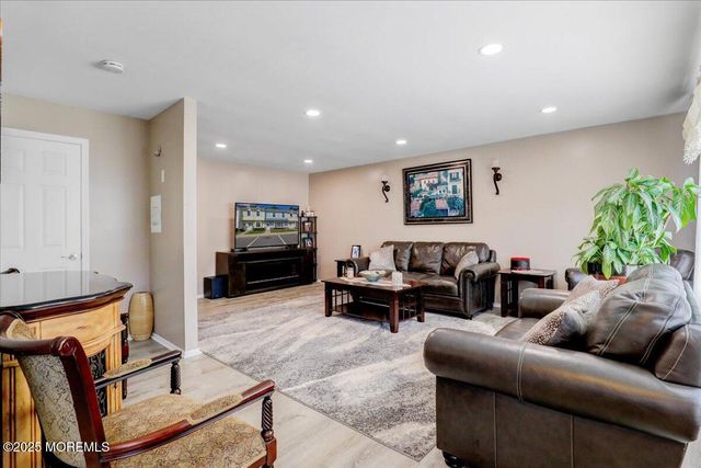 111 Joan Court, Jackson, NJ 08527