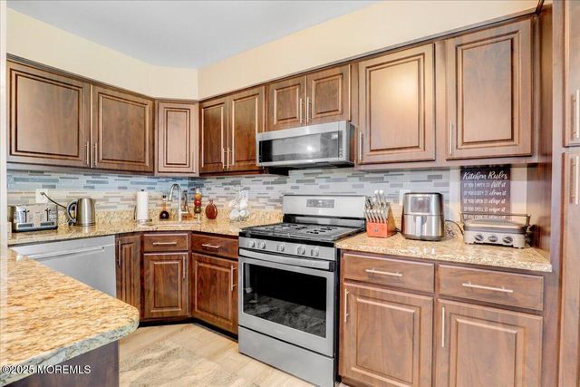 111 Joan Court, Jackson, NJ 08527