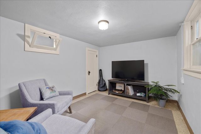 2207 Pine Street, Billings, MT 59101