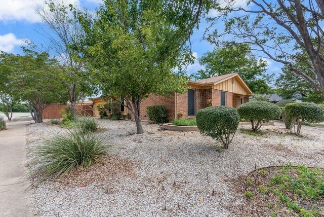 6244 Skylark Lane, Watauga, TX 76148