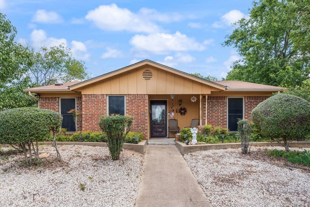 6244 Skylark Lane, Watauga, TX 76148