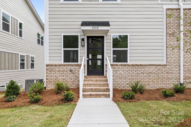 3924 Hager Drive, Charlotte, NC 28208