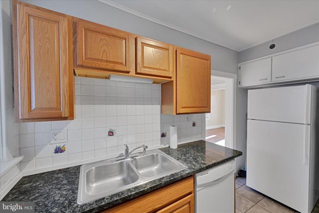 382 SUNSET RD, Reading, PA 19611