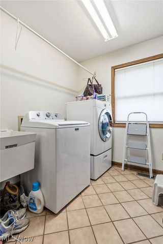 4839 Manchester Avenue SW, Navarre, OH 44662