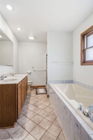 4839 Manchester Avenue SW, Navarre, OH 44662
