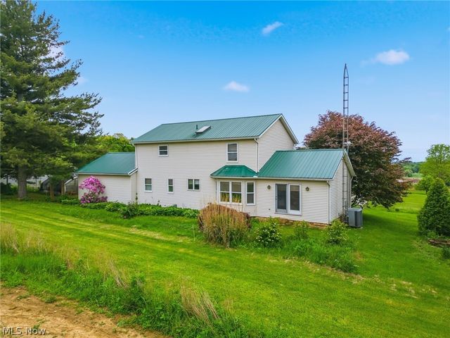 4839 Manchester Avenue SW, Navarre, OH 44662