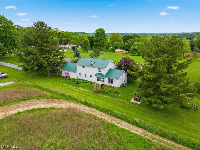 4839 Manchester Avenue SW, Navarre, OH 44662