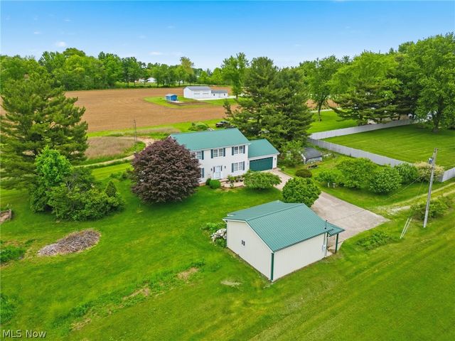 4839 Manchester Avenue SW, Navarre, OH 44662