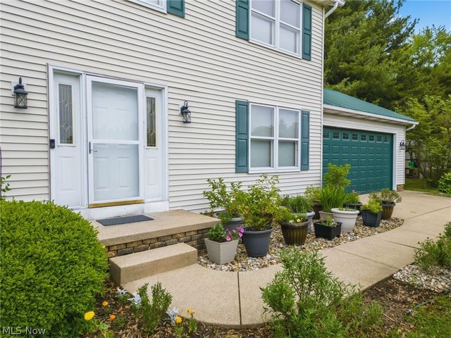 4839 Manchester Avenue SW, Navarre, OH 44662