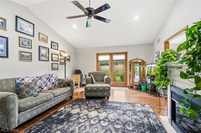 4839 Manchester Avenue SW, Navarre, OH 44662