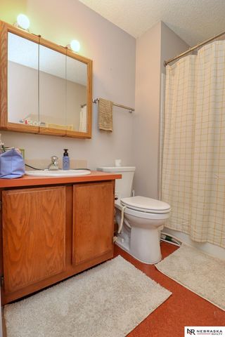 3440 S 39th Street, Lincoln, NE 68506