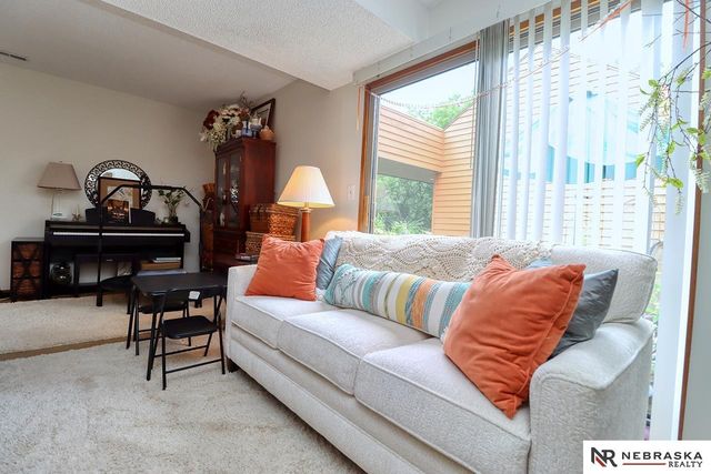 3440 S 39th Street, Lincoln, NE 68506