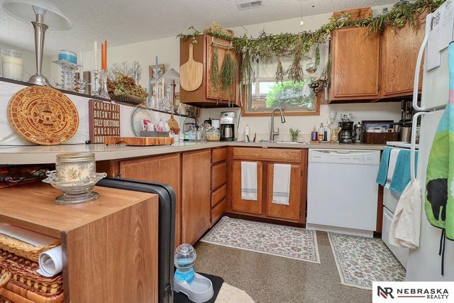 3440 S 39th Street, Lincoln, NE 68506