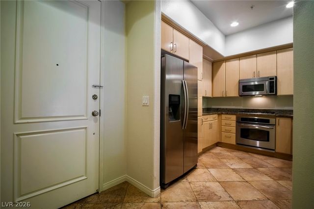 50 East Serene Avenue 105, Las Vegas, NV 89123