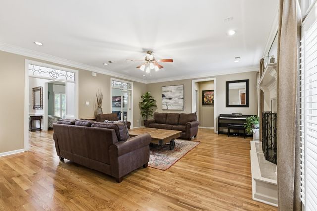 7695 CHAPEL RIDGE DR, Memphis, TN 38016