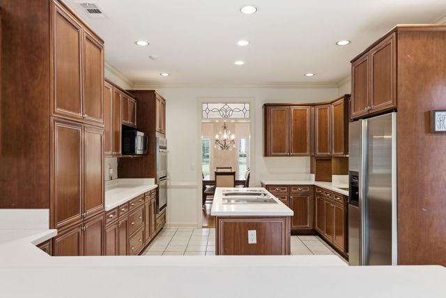 7695 CHAPEL RIDGE DR, Memphis, TN 38016