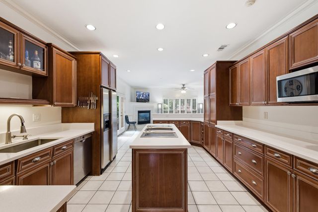 7695 CHAPEL RIDGE DR, Memphis, TN 38016