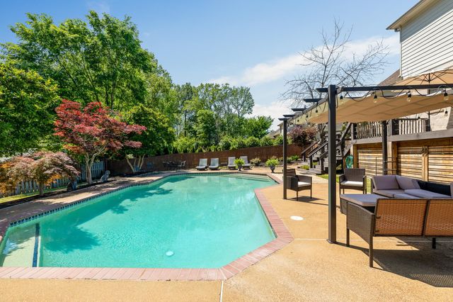 7695 CHAPEL RIDGE DR, Memphis, TN 38016