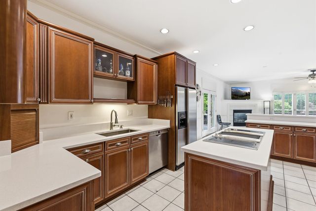 7695 CHAPEL RIDGE DR, Memphis, TN 38016