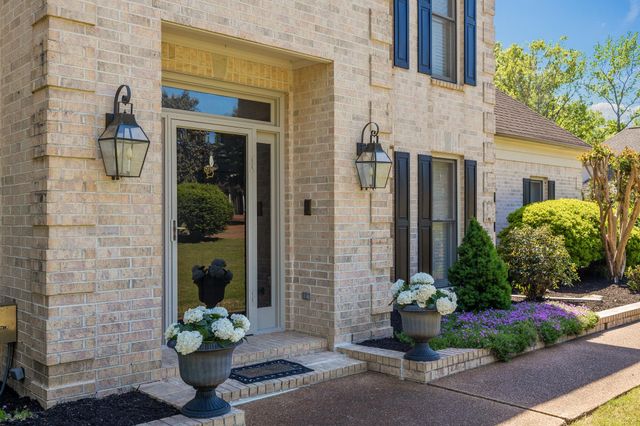 7695 CHAPEL RIDGE DR, Memphis, TN 38016