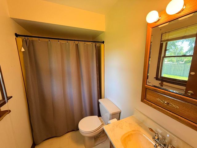 1619 W 95th Avenue, Crown Point, IN 46307