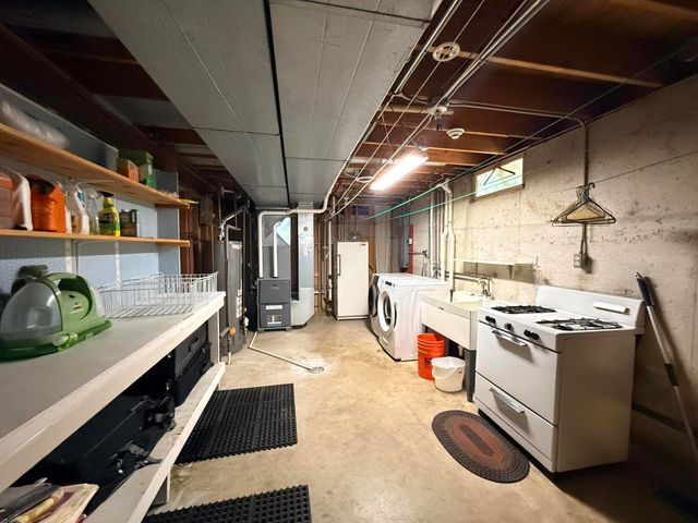 1619 W 95th Avenue, Crown Point, IN 46307