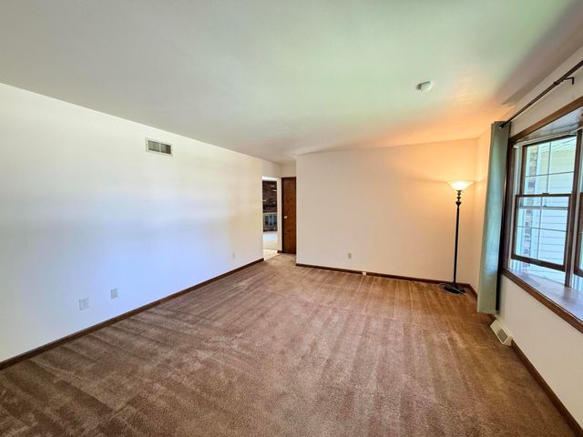 1619 W 95th Avenue, Crown Point, IN 46307