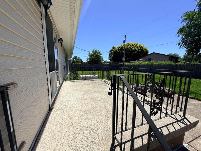 1619 W 95th Avenue, Crown Point, IN 46307