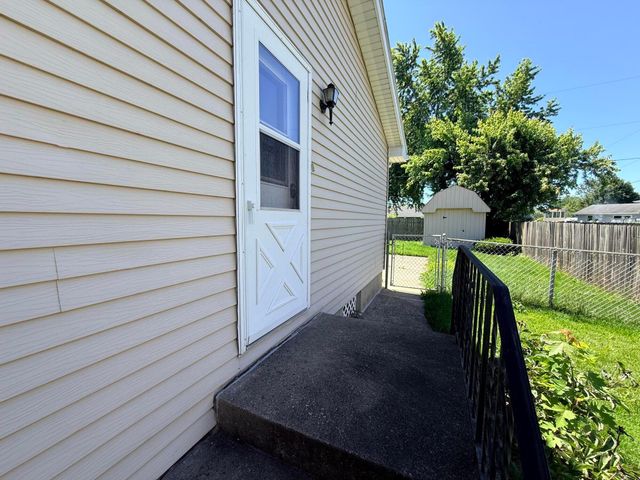 1619 W 95th Avenue, Crown Point, IN 46307