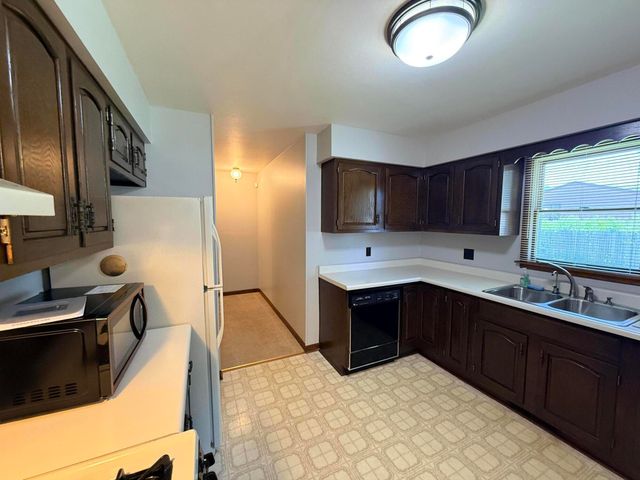 1619 W 95th Avenue, Crown Point, IN 46307