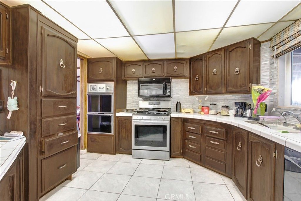 399 Coral Hills, Perris, CA 92570 — photo 4