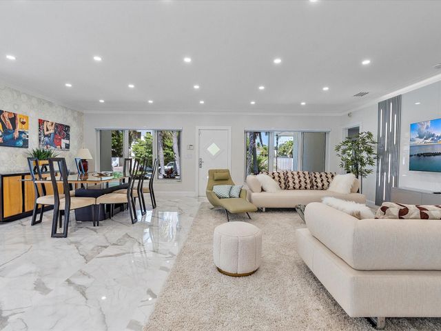 207 Royal Palm Drive, Fort Lauderdale, FL 33301