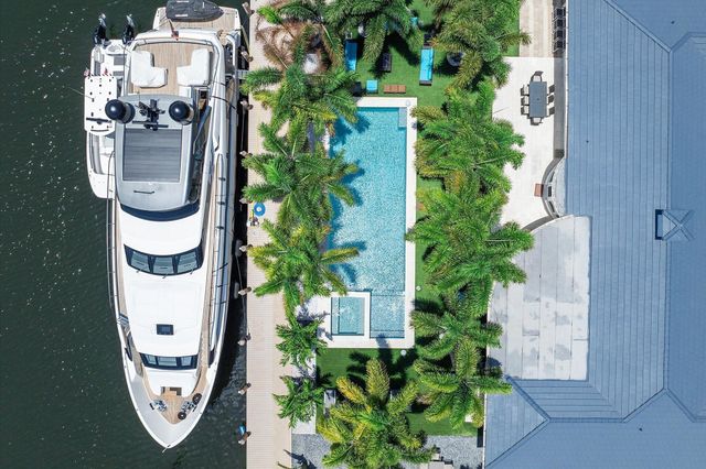 207 Royal Palm Drive, Fort Lauderdale, FL 33301