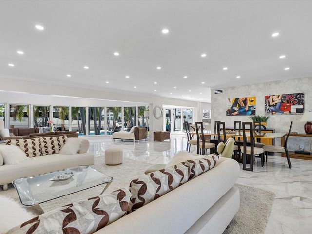 207 Royal Palm Drive, Fort Lauderdale, FL 33301