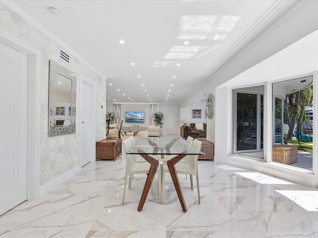 207 Royal Palm Drive, Fort Lauderdale, FL 33301