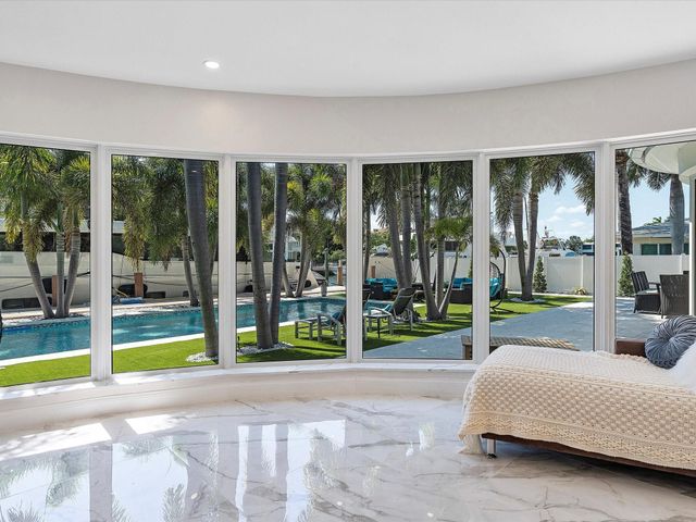 207 Royal Palm Drive, Fort Lauderdale, FL 33301