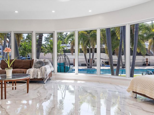 207 Royal Palm Drive, Fort Lauderdale, FL 33301